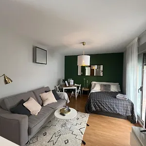 Estudio Centrico Y Moderno En Apartamento